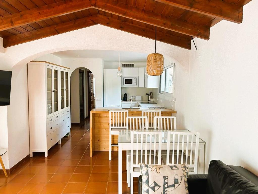 Private Apartments Cala Canyelles Льорет-де-Мар Экстерьер фото