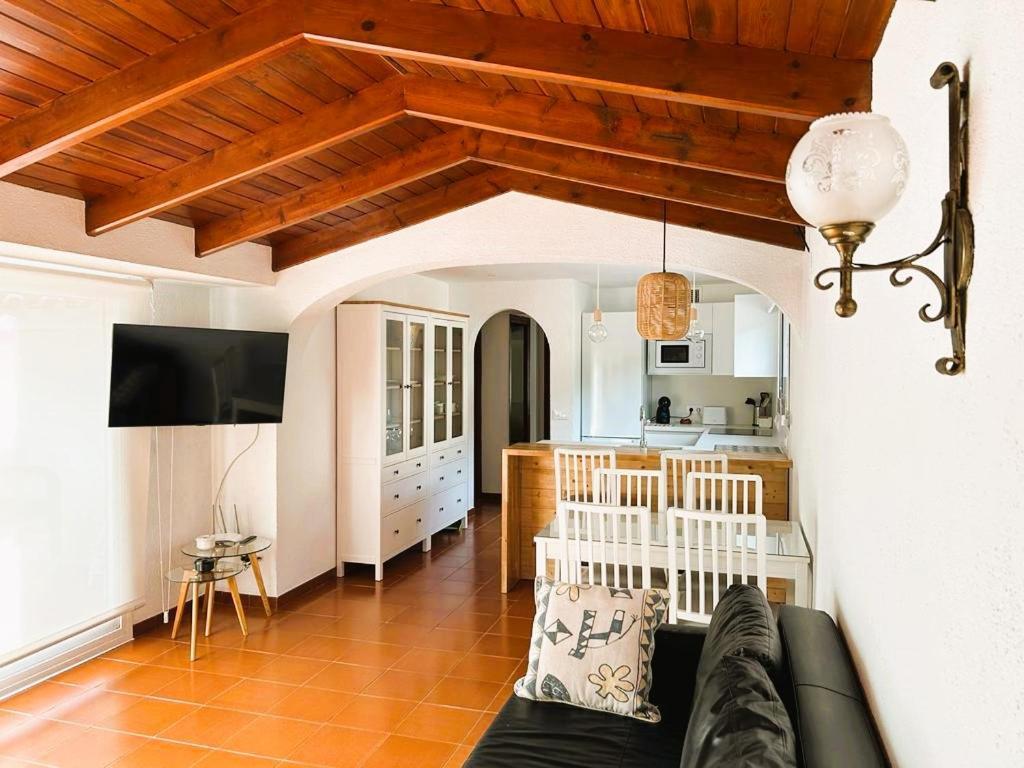 Private Apartments Cala Canyelles Льорет-де-Мар Экстерьер фото